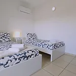 Skyline Nest Apartment *
