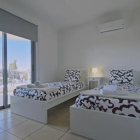 Skyline Nest Apartment